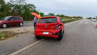 Camioneta causa accidente de tránsito en la carretera Mérida-Motul