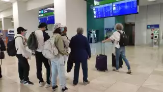 Usuarios con destino a Oaxaca tuvieron que esperar para salir de la ciudad de Mérida