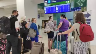 Los pasajeros varados tuvieron que buscar otro vuelo que los lleve a sus destinos