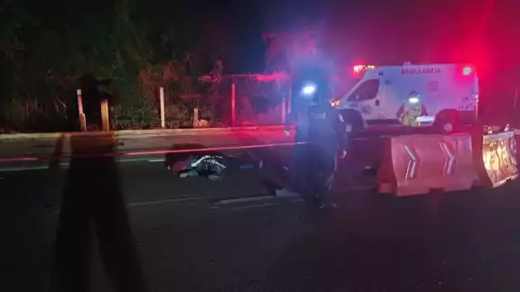 los bikers quedaron tendida en la carretera los bikers quedaron tendida en la carretera