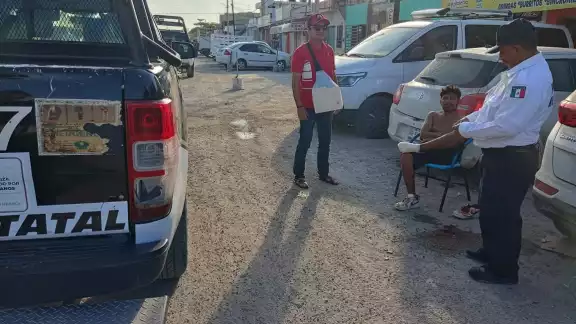 Paramédicos de la Cruz Roja Mexicana fueron los encargados de brindar la atención médica