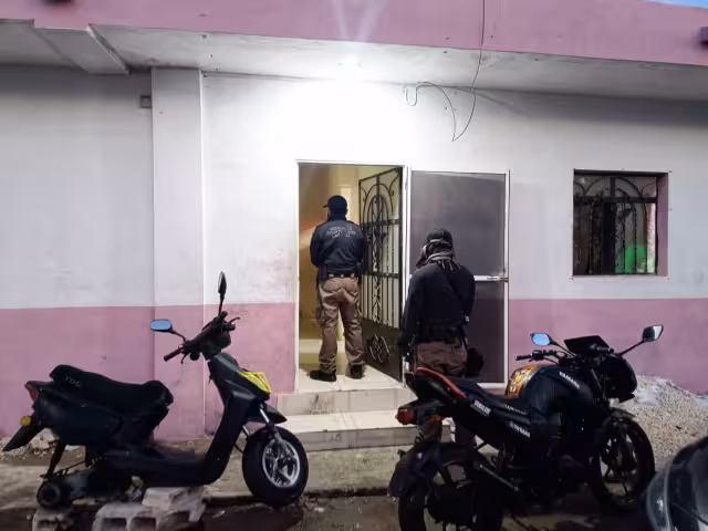 El operativo se realizó en una casa ubicada en la calle 39 por 100 por 98 de la colonia Feliciano Canul Reyes