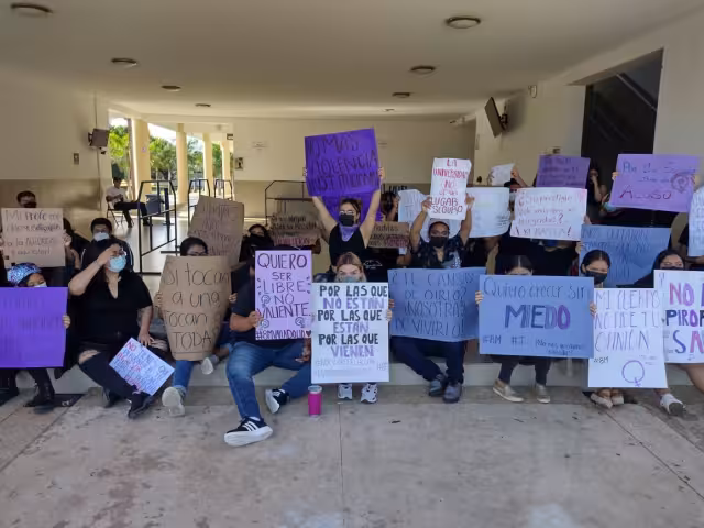 La manifestación se hizo para pedir que la Universidad Modelo Valladolid aplique un protocolo para las denuncias de acoso