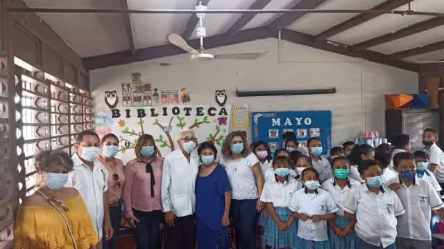 De igual forma, durante el evento se inauguraron 12 bibliotecas distribuidas en las aulas del plantel