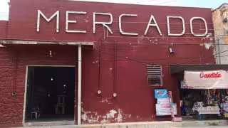 Locatarios del mercado San Francisco acusan abandono, altos cobros y reprochan desinterés de la alcaldesa Biby Rabelo