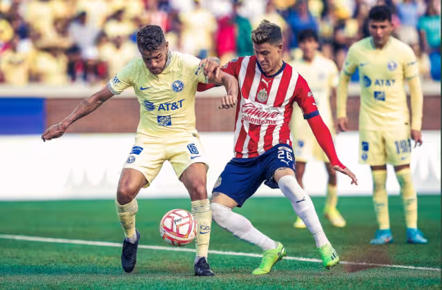 A pesar de que las Chivas comenzaron el partido con mayoría de titulares, las Águilas volvieron a derrotar a su clásico rival