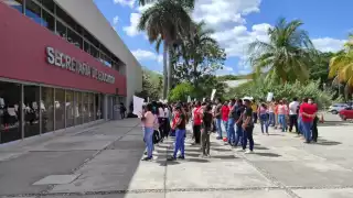 Alumnos de la normal de Hecelchakán