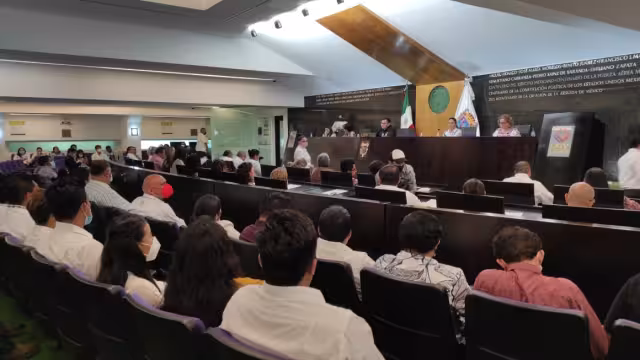 Cabe señalar que Morena no consideró necesario que la titular de la Secretaria de Seguridad comparezca ante la tribuna del Congreso