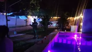 El anfitrión de uno de los eventos se negó a asumir la responsabilidad de la presencia de adolescentes; las bebidas fueron decomisadas