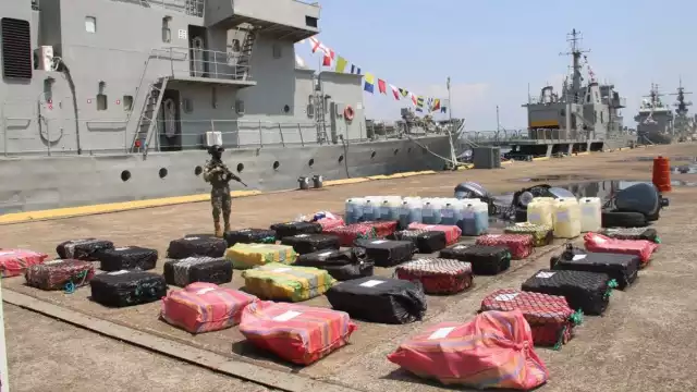 Los bultos con droga terminaron asegurados y entregados a la Fiscalía General de la República como evidencia por narcotráfico