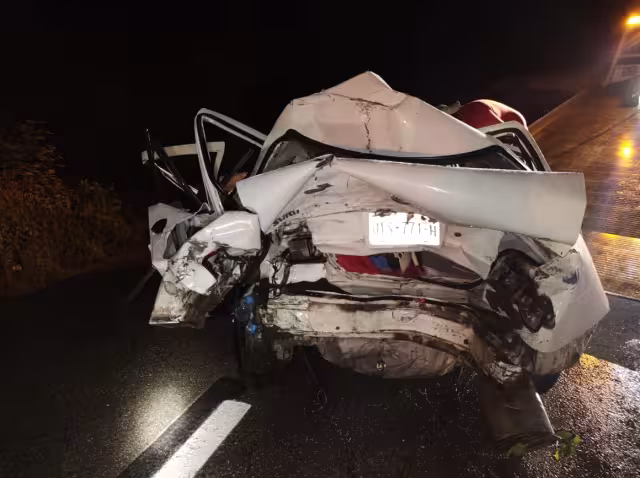 El conductor del automóvil Tsuru murió luego de ser impactado por un tráiler en Felipe Carrillo Puerto