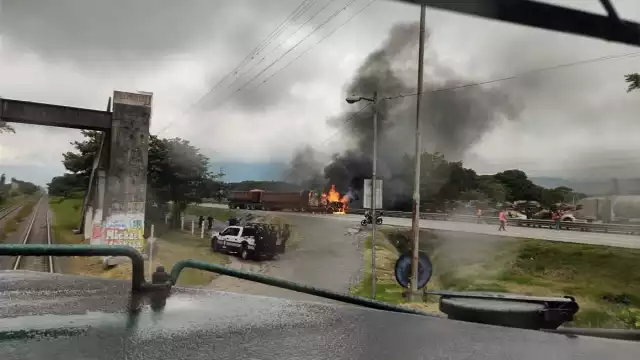 Así se entregaron los presuntos delincuentes a los elementos de la Marina en Orizaba: VIDEO