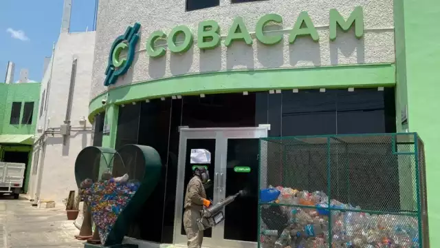 Los empleados del Cobacam se han manifestado para exigir se les repongan los descuentos a sus salarios