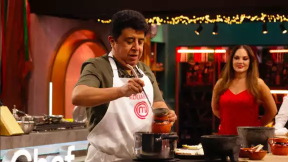 Te contamos quién podría ser el siguiente concursante en abandonar la cocina más famosa de México Te contamos quién podría ser el siguiente concursante en abandonar la cocina más famosa de México