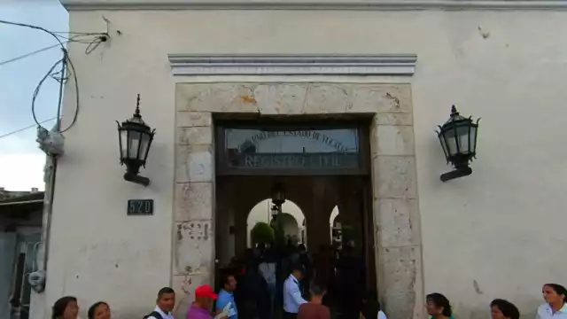 El precio de un acta de nacimiento en el Registro Civil de Mérida varía si la solicitud es en línea o presencial