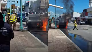 Automóvil se incendia en el centro de Chetumal y moviliza a cuerpos de emergencia