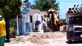Tras meses de quejas, CAPA repara mega desfonde que desperdició agua en Chetumal