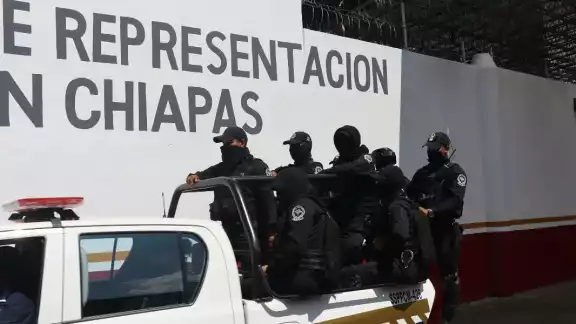 Migrantes se amotinan en centro de retención en Tapachula Migrantes se amotinan en centro de retención en Tapachula