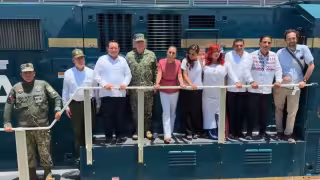 Presidenta Sheinbaum supervisa nuevas locomotoras del Tren Maya de carga en Quintana Roo