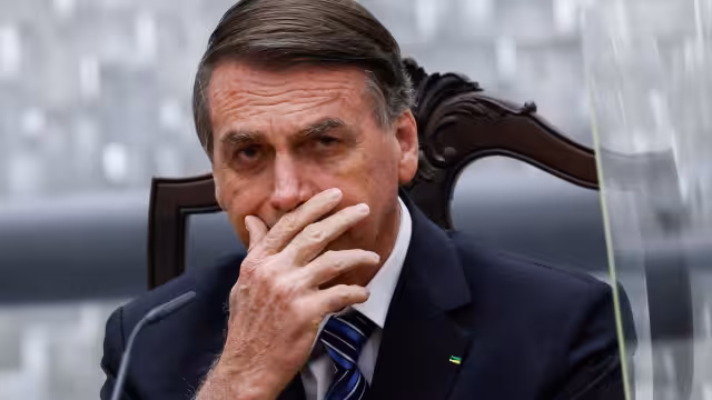 Inhabilitan a Bolsonaro por abuso de poder en Brasil