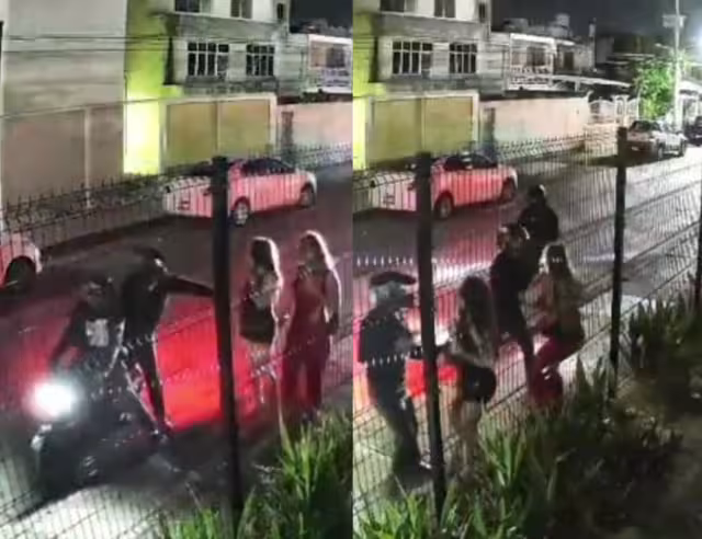 Una de las mujeres, con vestido de color negro, repitió varias veces que no les hicieran nada y al ser despojada de su bolso, insistió en pedir su pasaporte