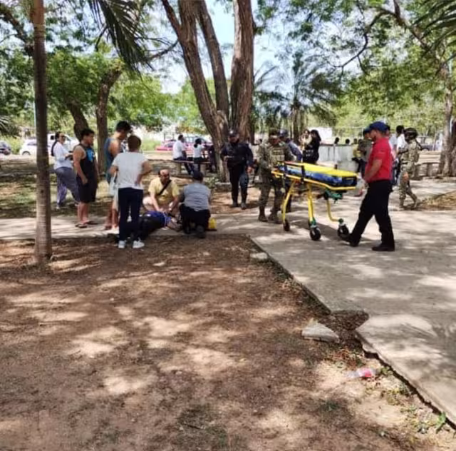 Paramédicos trasladaron al feligrés a un hospital