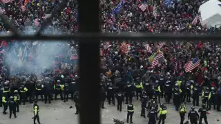 La policía no pudo evitar que los manifestantes ingresaran al Capitolio