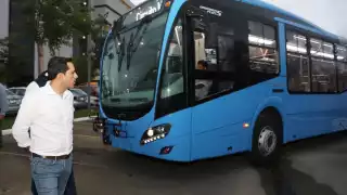 Mauricio Vila supervisó que las nuevas unidades de transporte se encontraran en excelente estado