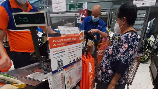 Muchos de los abuelitos es el único sustento económico que tienen