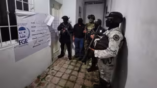 El operativo de cateo fue derivado de una orden de un juez de control.