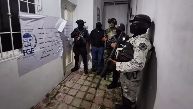 El operativo de cateo fue derivado de una orden de un juez de control.