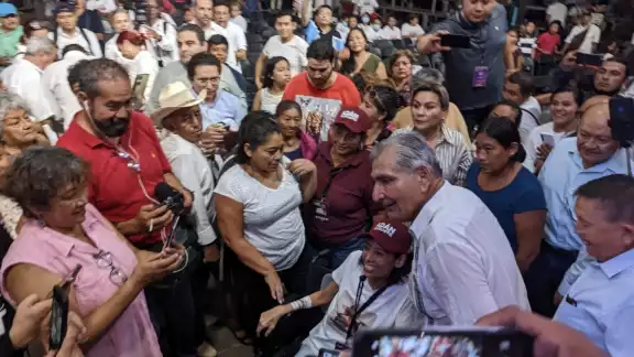 Adán Augusto reiteró que la pensión universal para adultos mayores aumentará a seis mil pesos en 2024, aunado a que los programas sociales continuarán brindándose