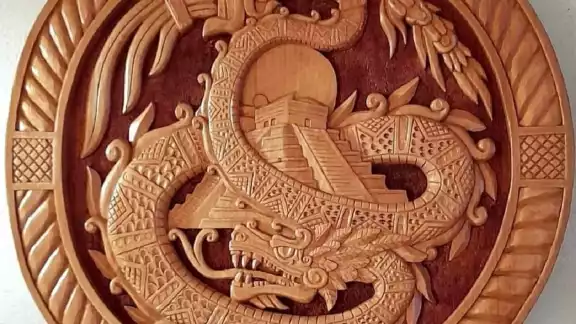 El artista nativo de Dzulá, Juan Cimá Barzón en fechas recientes presentó sus obras en el Festival Internacional de la Cultura Maya El artista nativo de Dzulá, Juan Cimá Barzón en fechas recientes presentó sus obras en el Festival Internacional de la Cultura Maya