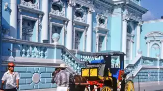 El origen de las calesas data en el año de 1875 y 1876 en la ciudad, producto del artesano Juan de Dios López