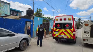 Joven resulta con lesiones en el rostro tras explotarle un solvente en Cancún