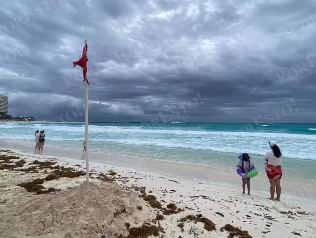 En estos arenales se colocaron las banderas rojas, que indicaban el acceso prohibido al mar.