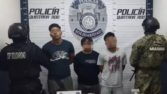Se les aseguró en posesión de posibles narcóticos como cristal, piedra, cocaína y marihuana Se les aseguró en posesión de posibles narcóticos como cristal, piedra, cocaína y marihuana