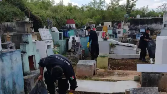 Piden a personas que tienen tumbas en el lugar, exhumar los restos de sus familiares para abrir espacio