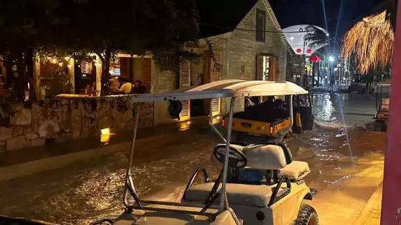 El paso del Frente Frío Número 19 trajo precipitaciones pluviales desde el miércoles generando anegaciones en diversas zonas de la isla.