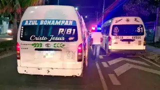 El accidente ocurrió en la avenida Los Tules, fraccionamiento Villas Otoch. Informaron que el operador del transporte público fue remitido ante el Ministerio Público