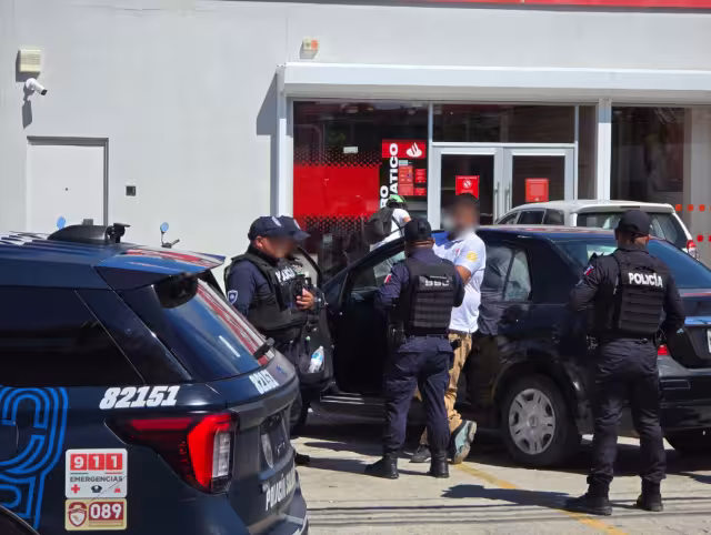 Reporte de presunto auto robado desata persecución policiaca en Cancún; fue falsa alarma