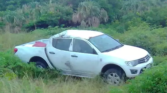 Camioneta vuelca y deja a una familia herida en Ciudad del Carmen Camioneta vuelca y deja a una familia herida en Ciudad del Carmen