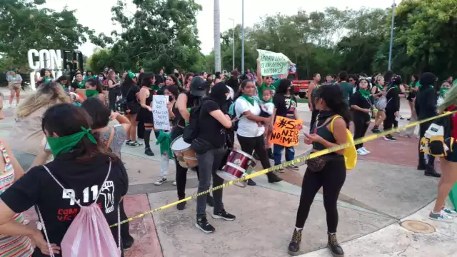 Feministas piden en cancín que el aborto sea leal y seguro
