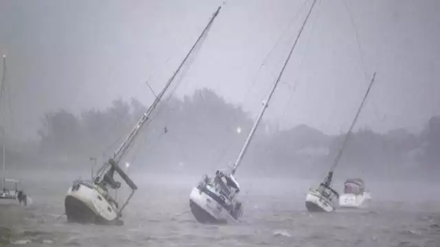 Buscan a cubanos desaparecidos por un naufragio en Florida en medio del huracán