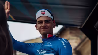Isaac del Toro escala al liderato con segundo lugar en etapa de 206 km en Tirreno-Adriático 2026