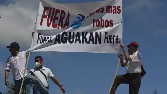 Las denuncias más recurrentes son la falta de suministro o la poca presión del agua, así como los elevados cobros de dicha empresa.
Las denuncias más recurrentes son la falta de suministro o la poca presión del agua, así como los elevados cobros de dicha empresa.