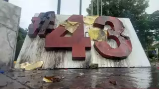 Vandalizan antimonumento a los 43 de Ayotzinapa en la Ciudad de México