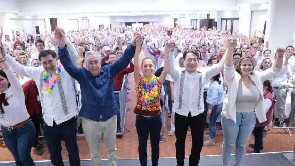 Claudia Sheinbaum abrió las puertas a políticos para que se sumen a la 4T Claudia Sheinbaum abrió las puertas a políticos para que se sumen a la 4T