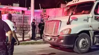 Detienen a conductor de tráiler por presunto  homicidio de motociclista  en Chetumal
