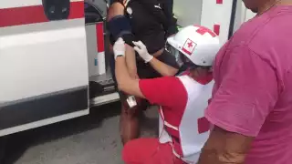 El hombre herido fue atendido por paramédicos de la Cruz Roja de Progreso